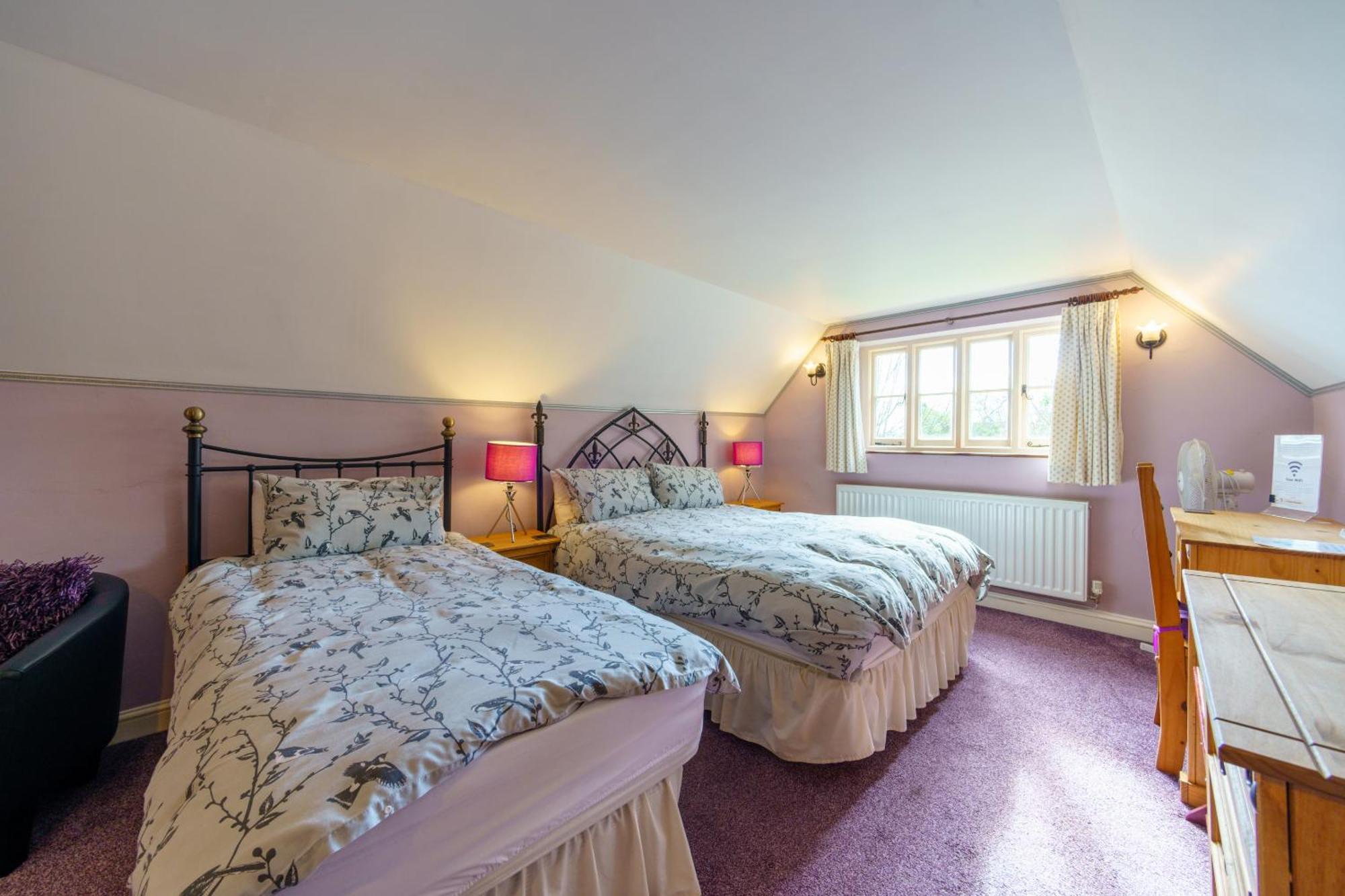 Yallands Farmhouse Taunton Room photo