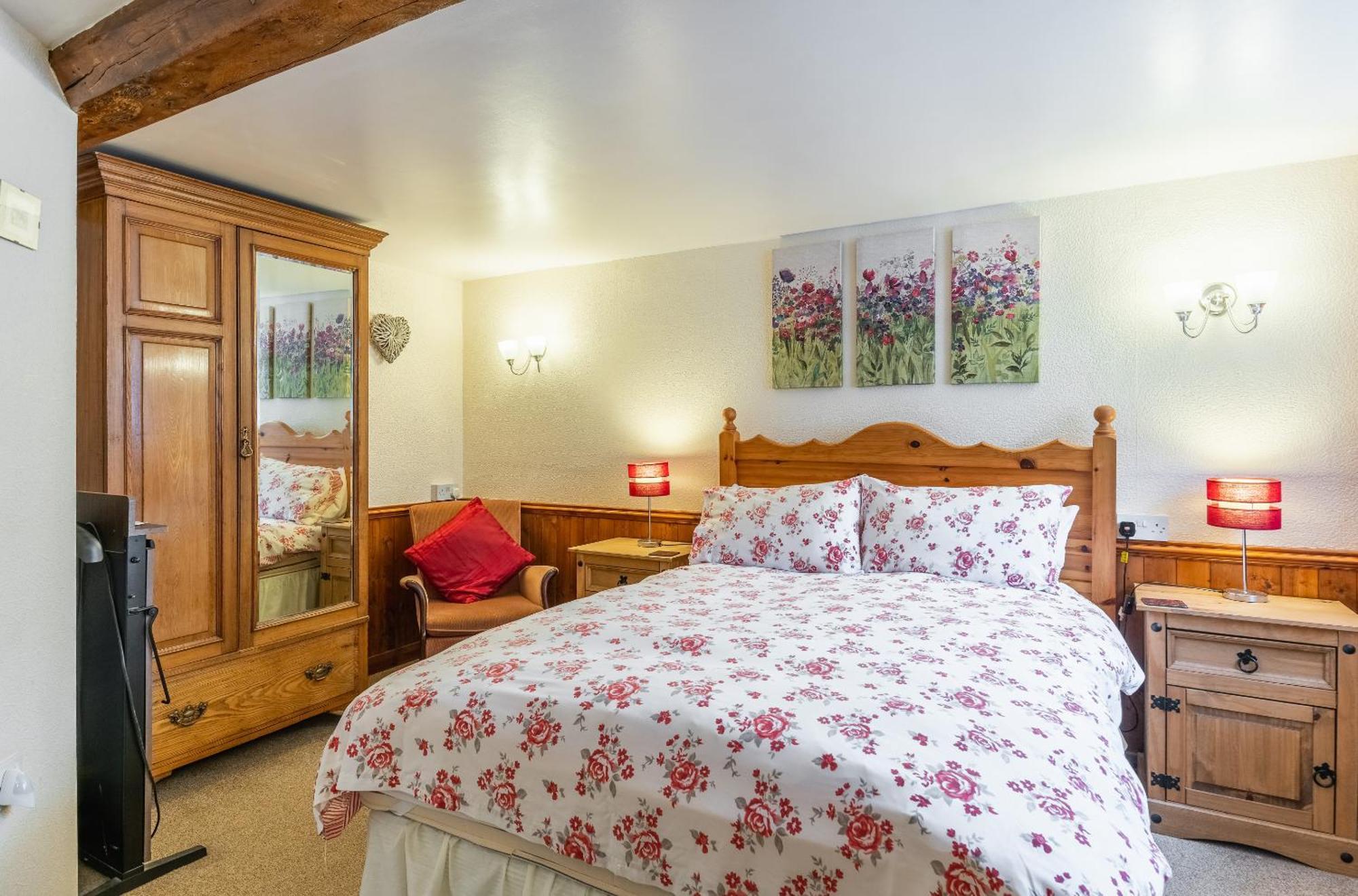 Yallands Farmhouse Taunton Room photo